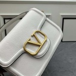 2025年5月29日入荷新作 VALENTINO GARAVANI ALLTIME SIZE：23.5 x18 x 8 CM お安い/人気/革/バッグ/XX工場