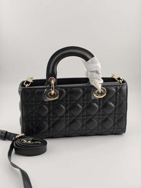 2025年6月5日入荷新作150  Dior 26CM-Lady Dior    お安い/人気/革/バッグ/SY工場