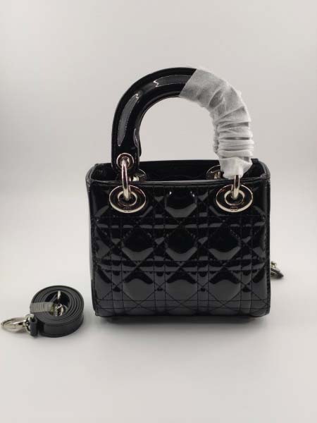 2025年6月5日入荷新作17CMx15CMx7CM  Lady Dior お安い/人気/革/バッグ/SY工場