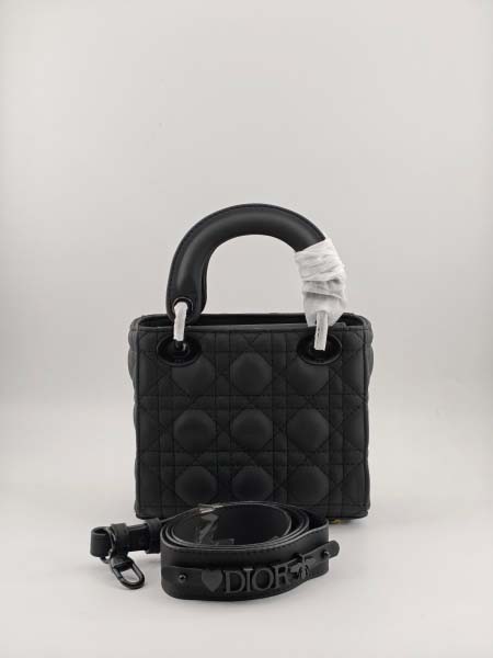 2025年6月5日入荷新作17CMx15CMx7CM  Lady Dior お安い/人気/革/バッグ/SY工場