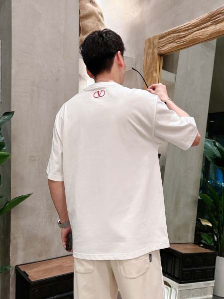 2025年6月30日入荷新作VALENTINO半袖Tシャツ 高级品超厳選★入手困難/誕生日プレゼント/MF工場