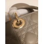 2025年6月5日入荷新作Dior Lady Dior SIZE:20    お安い/人気/革/バッグ/SY工場
