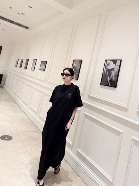 2025年6月12日入荷春夏新作Balenciagaワンピー...