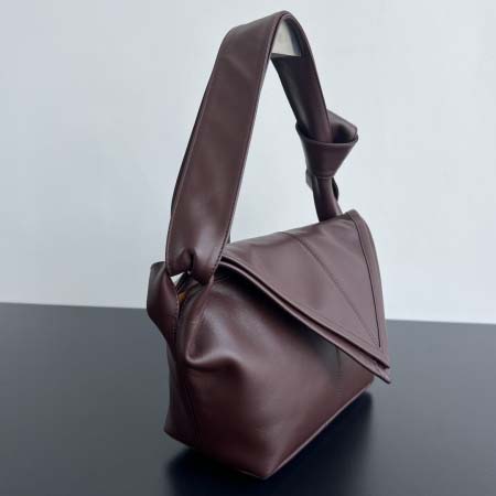 2025年7月7日入荷新作 Bottega Veneta新作 Sawyer   815807      SIZE:25*17*12極品/正規品同様/人気/革/バッグ/AJ工場