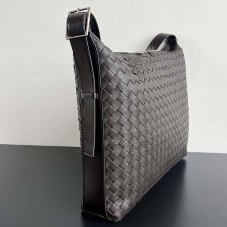 2025年7月7日入荷新作 Bottega Veneta新作 Traveller  806974     SIZE:44x33x9極品/正規品同様/人気/革/バッグ/AJ工場