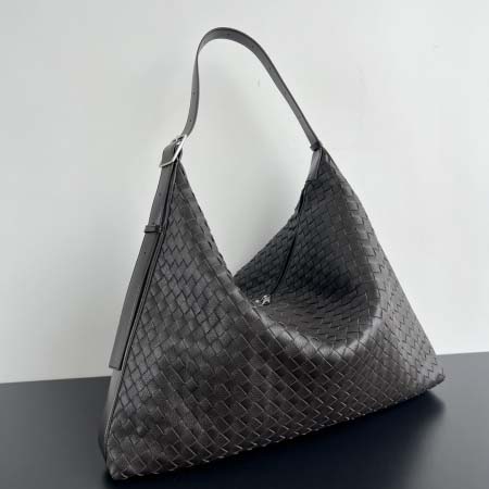 2025年7月7日入荷新作 Bottega Veneta新作 Traveller  806976     SIZE:58x46x10 極品/正規品同様/人気/革/バッグ/AJ工場