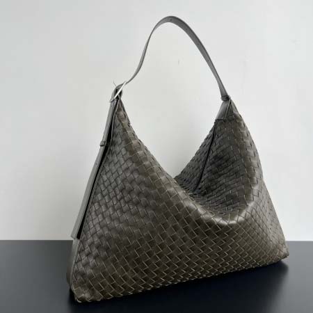 2025年7月7日入荷新作 Bottega Veneta新作 Traveller  806976     SIZE:58x46x10 極品/正規品同様/人気/革/バッグ/AJ工場