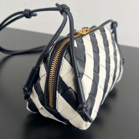 2025年7月7日入荷新作 Bottega Veneta新作  Concert  794258   SIZE:18.5*11.5*8.5   極品/正規品同様/人気/革/バッグ/AJ工場