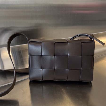 2025年7月9日入荷新作#Bottega Veneta  CASSETTE  Urban leather  size23x15極品/正規品同様/人気/革/バッグ/AJ工場