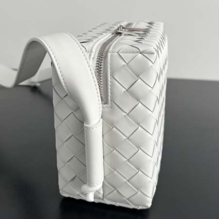 2025年7月9日入荷新作#Bottega Veneta  Loop755774 23x16 極品/正規品同様/人気/革/バッグ/AJ工場