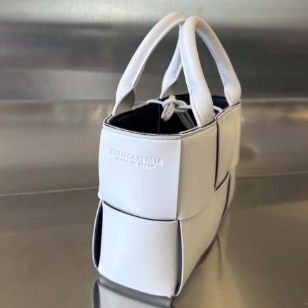 2025年7月9日入荷新作#Bottega Veneta  20x13x7特価/人気/革/バッグ/AJ工場