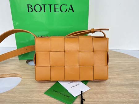 2025年7月9日入荷新作#Bottega Veneta   23x15x6特価/人気/革/バッグ/AJ工場