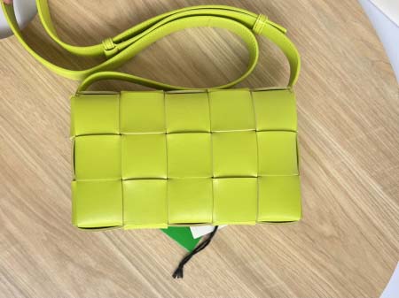 2025年7月9日入荷新作#Bottega Veneta   23x15x6特価/人気/革/バッグ/AJ工場