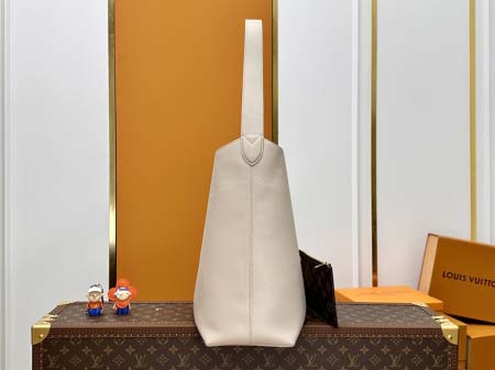 2025年7月10日入荷新作M25022 LOW KEY HOBO  Low Key Hobo Monogram  31 x 35x18極品/正規品同様/人気/革/バッグルイヴィトン/CX工場