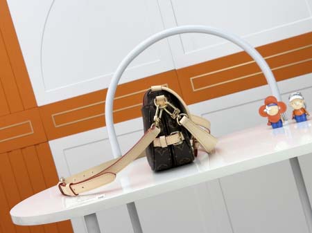 2025年7月10日入荷新作M46740   MonogramSaumur BB:size20x15x7.5cm極品/正規品同様/人気/革/バッグルイヴィトン/CX工場