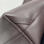 2025年7月7日入荷新作 Bottega Veneta新作 Sawyer   815807      SIZE:25*17*12極品/正規品同様/人気/革/バッグ/AJ工場