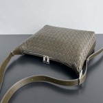 2025年7月7日入荷新作 Bottega Veneta新作 Traveller Hobo  815748     SIZE:35x29.5x8.5  極品/正規品同様/人気/革/バッグ/AJ工場