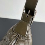 2025年7月7日入荷新作 Bottega Veneta新作 Traveller  806974     SIZE:44x33x9 極品/正規品同様/人気/革/バッグ/AJ工場