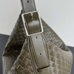 2025年7月7日入荷新作 Bottega Veneta新作 Traveller  806976     SIZE:58x46x10 極品/正規品同様/人気/革/バッグ/AJ工場