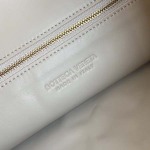 2025年7月7日入荷新作 Bottega Veneta  763970   SIZE:54x24x13 極品/正規品同様/人気/革/バッグ/AJ工場