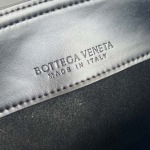 2025年7月7日入荷新作 Bottega Veneta 25早春新作Liberta    815244       SIZE:22x18x15 極品/正規品同様/人気/革/バッグ/AJ工場