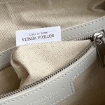 2025年7月9日入荷新作#Bottega Veneta  Loop755774 23x16 極品/正規品同様/人気/革/バッグ/AJ工場