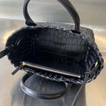 2025年7月9日入荷新作#Bottega Veneta Mini Cabat  717712 3  20x15x12 極品/正規品同様/人気/革/バッグ/AJ工場