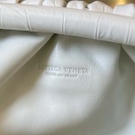 2025年7月9日入荷新作#Bottega Veneta  24 585852  22x13x5  極品/正規品同様/人気/革/バッグ/AJ工場