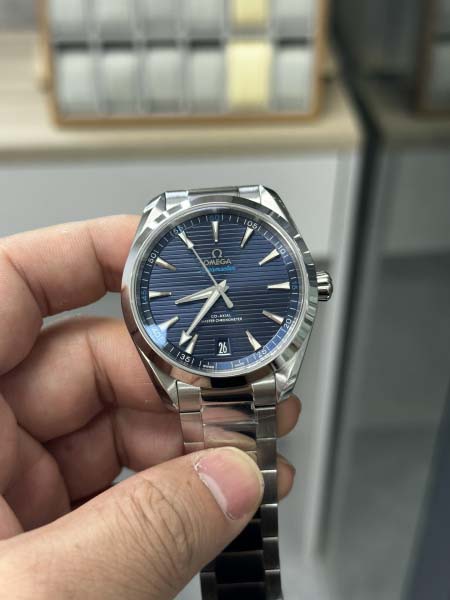 2025年8月4日入荷新作LONGINESRZ1腕時計極上の...
