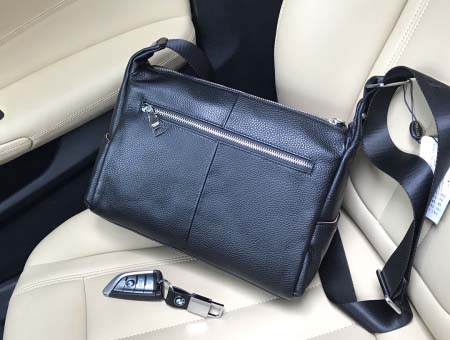 2025年9月8日入荷新作Prada/人気/本革/バッグ 人気 おすすめ 父の日 誕生日/ギフト プレゼント 結婚式男友達の誕生日プレゼント