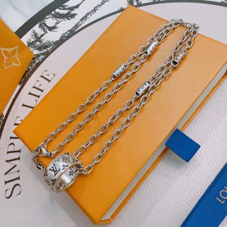 2025年9月26日入荷新品Louis Vuittonネックレスギフト/誕生日/記念品/アクセサリーxin工場