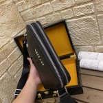 2025年9月4日入荷新作Versace /人気/本革/バッグ 人気 おすすめ 父の日 誕生日/ギフト プレゼント 結婚式男友達の誕生日プレゼント