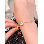 2025年9月26日入荷新品Louis Vuittonブレスレットギフト/誕生日/記念品/アクセサリーxin工場