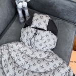 2025年10月28日秋冬新作Louis Vuittonダウンジャケット高品質人気商品/LDF工場