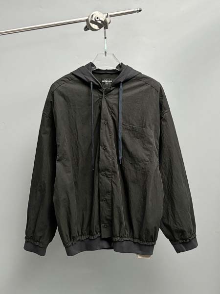 2025年10月28日秋冬新作Balenciagaスウェット...