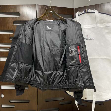 2025年11月14日秋冬新作Monclerダウンジャケット高品質人気商品/QIU工場