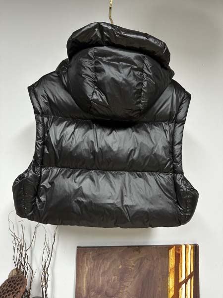 2025年11月17日秋冬新作Pradaダウンジャケット高品質人気商品女性用/QIU工場