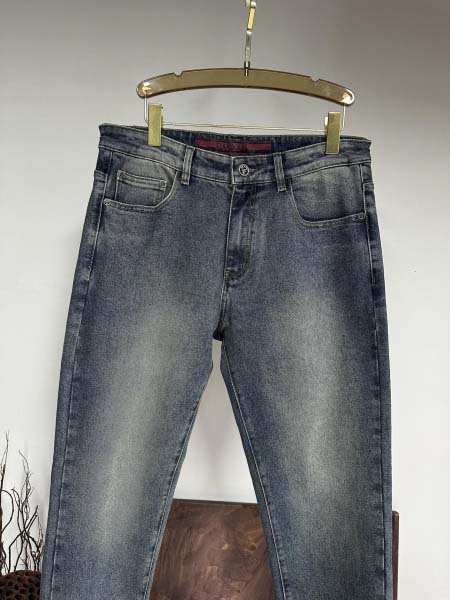 2025年11月17日秋冬新作Pradaジーパン高品質人気商品/QIU工場