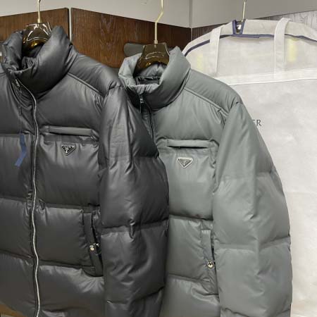 2025年11月17日秋冬新作PRADAダウンジャケット高品質人気商品/QIU工場