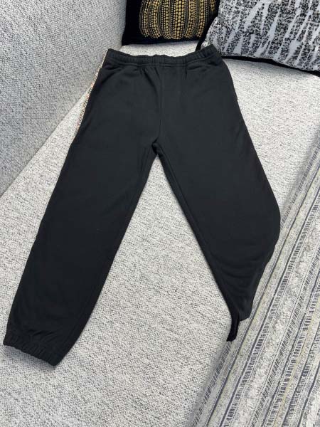 2025年11月3日秋冬新作Burberryスウェットパンツ...