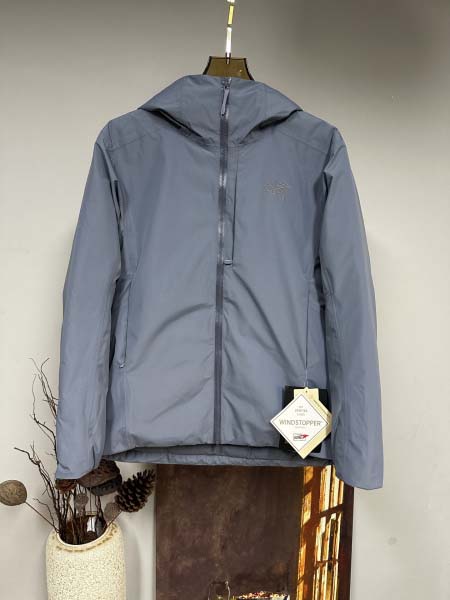 2025年11月17日秋冬新作ARCTERYXダウンジャケッ...