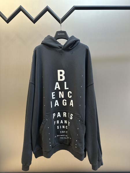 2025年11月13日秋冬新作BALENCIAGAスウェット...