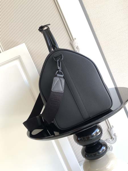 2025年12月8日入荷ヴィトン バッグM21420 高品質新作/誕生日プレゼント