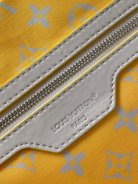 2025年12月8日入荷ヴィトン バッグM14834Keepall Bandoulire 50Monogram Glow Monogram29 x 23 x 50 Monogram Glow高品質新作/誕生日プレゼント