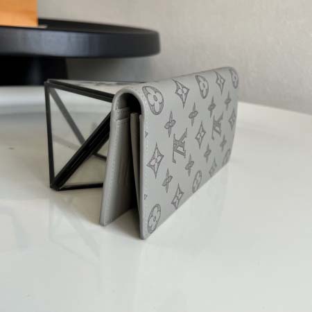 2025年12月8日入荷ヴィトン財布M14788 BRAZZA Monogram Shadow Monogram 10x 19x 2 cm 高品質新作/誕生日プレゼント