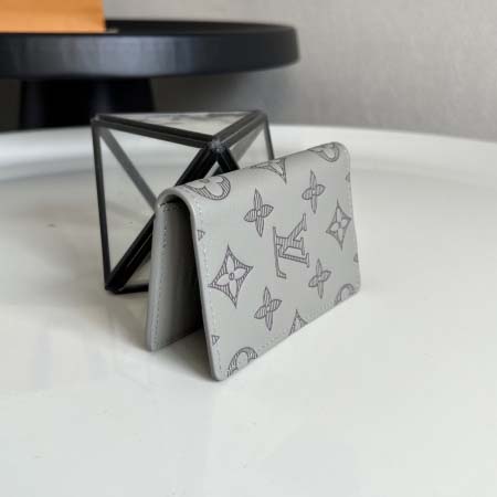 2025年12月8日入荷ヴィトン財布M14915Monogram Shadow 11x7.5cm 高品質新作/誕生日プレゼント