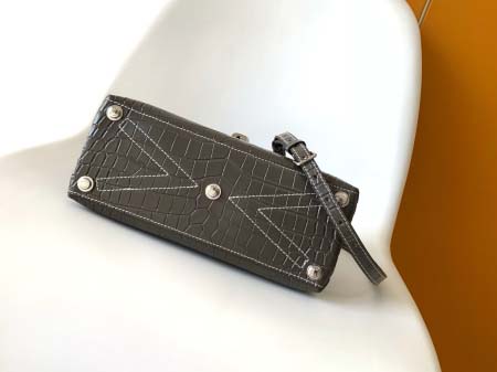 2025年12月9日入荷Louis Vuitton バッグN82033 N98925 N98928 N80432 N99017 N84714 N86012 Rose des Vents LV 27x11x19 高品質新作/誕生日プレゼント/