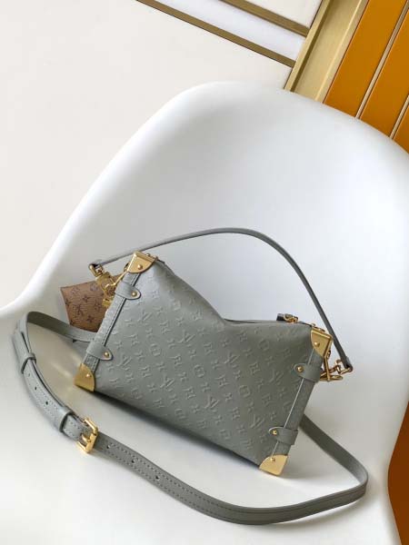 2025年12月9日入荷Louis Vuitton バッグM25602 Side Trunk Minigram Bold Monogram Nicolas Ghesquière 23.5 x 16.0 x 8.5 高品質新作/誕生日プレゼン