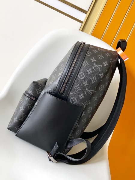 2025年12月9日入荷Louis Vuitton バッグM22558 Discovery Monogram Eclipse29.0 x 38.0 x 20.0 Monogram Eclipse 高品質新作/誕生日プレゼント/ZC工場