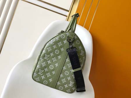 2025年12月9日入荷Louis Vuitton バッグ M12504 Keepall 50Monogram Shadowe50.0 x 29.0 x 23.0 Monogram Shadow 高品質新作/誕生日プレゼント/ZC工場